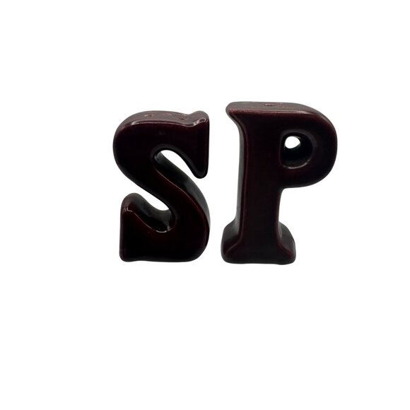 Vintage Ceramic S & P Monogram Salt And Pepper Shaker Set In Burgundy - Picture 1 of 4
